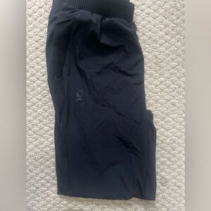 On cloud movement pants